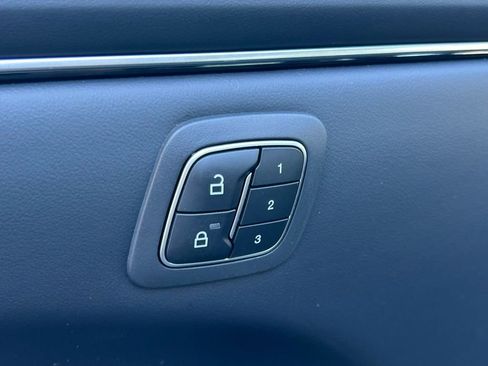 Used 2025 Ford Mustang Mach-E Premium image 18