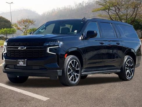 Used 2024 Chevrolet Suburban RST RWD image 8