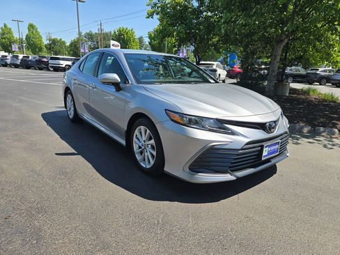 Used 2023 Toyota Camry LE w/ Cold Weather Package FWD image 10
