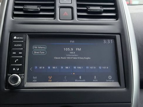 Used 2018 Nissan Versa SV FWD image 8
