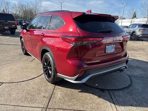 Used 2023 Toyota Highlander XSE image 6