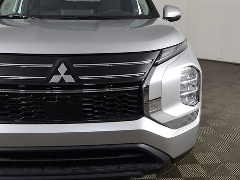 New 2026 Mitsubishi Outlander ES FWD image 13