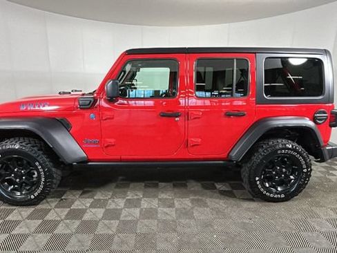 Used 2023 Jeep Wrangler Unlimited w/ Cold Weather Group AWD/4WD image 5