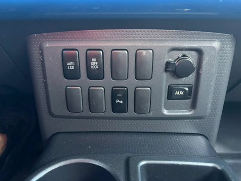 Used 2007 Toyota FJ Cruiser 2WD image 20