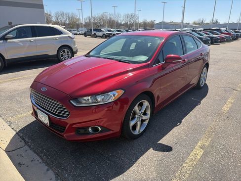 Used 2013 Ford Fusion SE FWD image 2