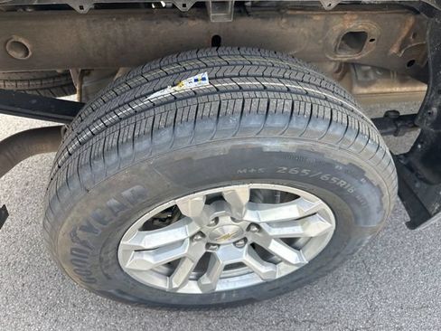 Used 2023 Chevrolet Silverado 1500 LT AWD/4WD image 21