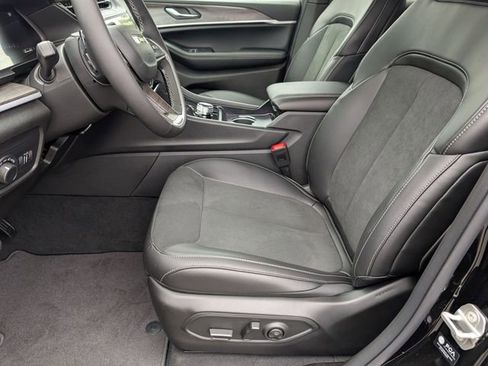 New 2026 Jeep Grand Cherokee Altitude RWD image 11