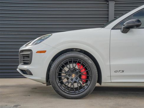 Used 2023 Porsche Cayenne GTS image 11
