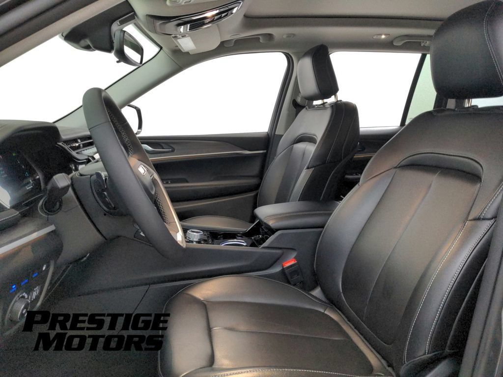 Used 2023 Jeep Grand Cherokee 4WD 4xe image 14