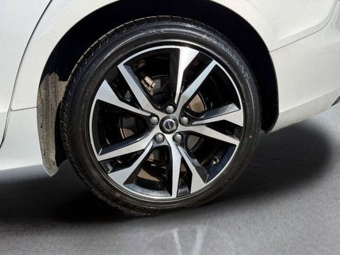Used 2024 Volvo S60 B5 Core FWD image 23