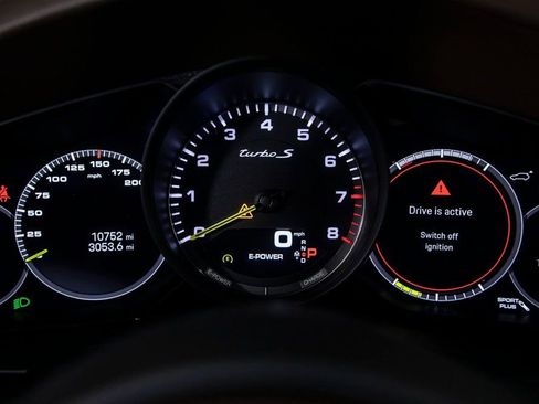Used 2022 Porsche Cayenne Turbo S image 24