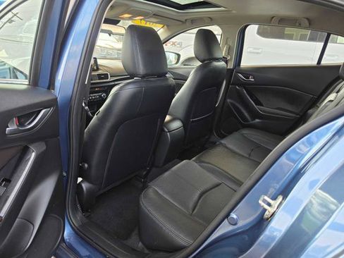 Used 2017 MAZDA MAZDA3 Grand Touring FWD image 12