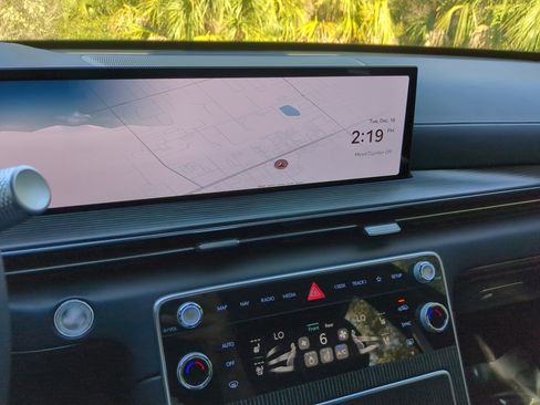 Used 2025 Genesis GV80 3.5T image 23