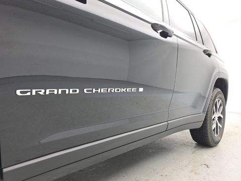 Used 2025 Jeep Grand Cherokee Limited image 54
