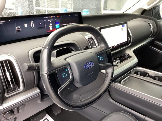 Used 2025 Ford Expedition Max Platinum AWD/4WD image 28