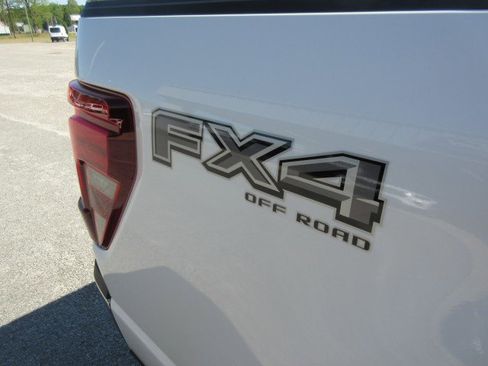 Used 2025 Ford F150 Lariat w/ Equipment Group 502A High image 16