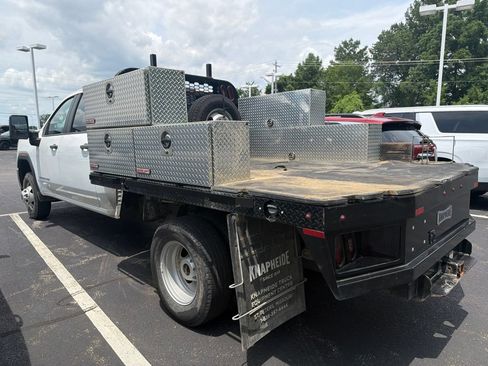Used 2021 GMC Sierra 3500 4x4 Crew Cab w/ Convenience Package image 4