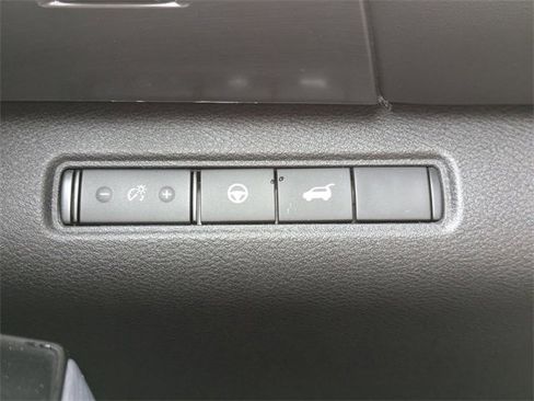 Used 2024 Nissan Pathfinder SL w/ Black Appearance Package image 27