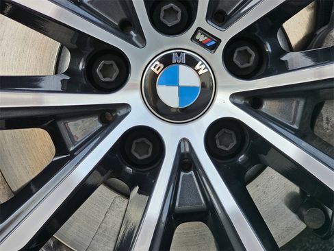 Used 2023 BMW X5 xDrive40i w/ M Sport Package image 11