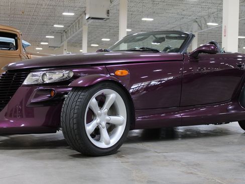 Used 1999 Plymouth Prowler RWD image 9