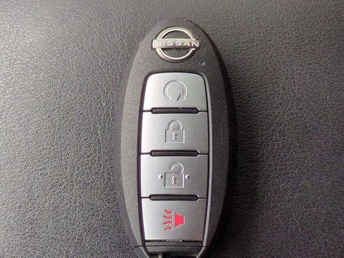 Certified 2022 Nissan Pathfinder SV image 30