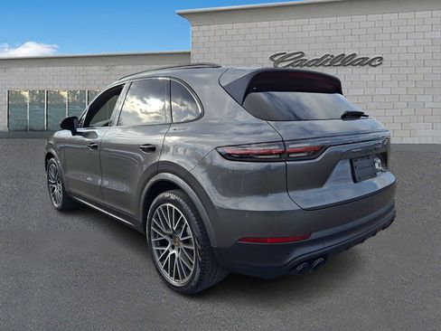 Used 2021 Porsche Cayenne S image 3