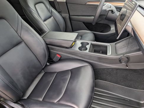 Used 2023 Tesla Model Y Long Range AWD/4WD image 23