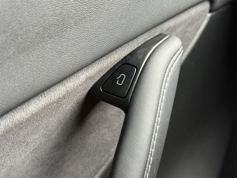 Used 2021 Tesla Model Y Performance image 18