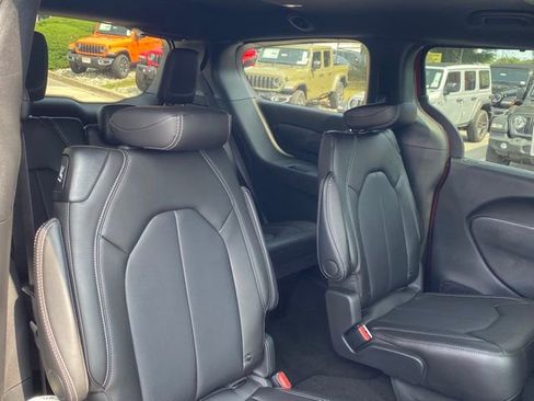 New 2026 Chrysler Pacifica Select image 33