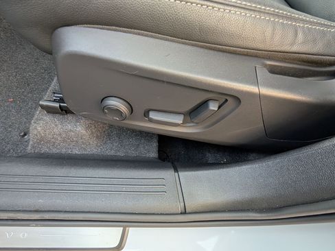 New 2026 Volvo XC40 B5 Plus w/ Protection Package Premier image 10