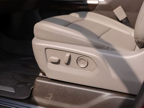 Used 2024 GMC Sierra 3500 SLT w/ SLT Premium Package image 11