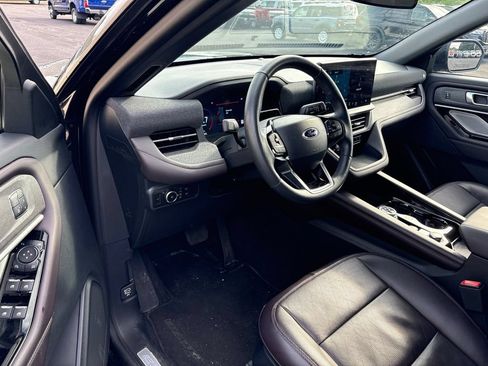 Used 2026 Ford Explorer Platinum AWD/4WD image 8