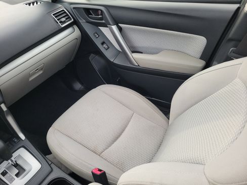 Used 2018 Subaru Forester 2.5i Premium w/ All-Weather Package image 17