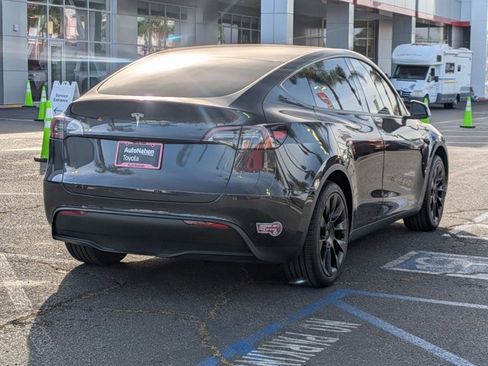 Used 2024 Tesla Model Y Long Range RWD image 5