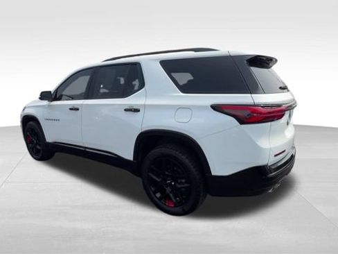 Certified 2022 Chevrolet Traverse Premier w/ Redline Edition AWD/4WD image 4