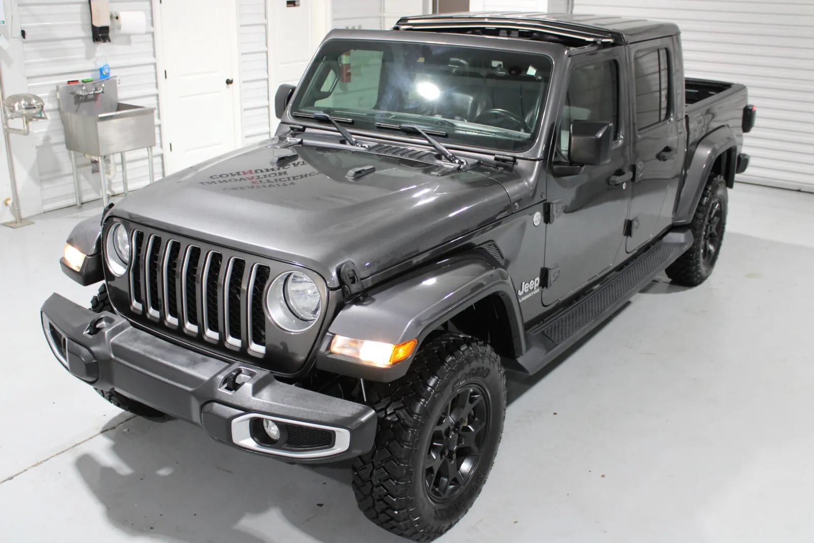 Used 2021 Jeep Gladiator Overland w/ Popular Equipment Package AWD/4WD image 12
