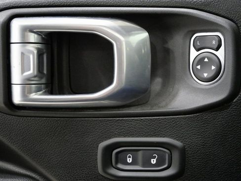 Used 2023 Jeep Wrangler Unlimited w/ Cold Weather Group image 14