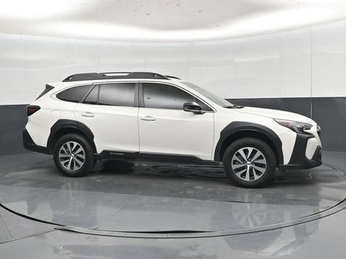 Used 2025 Subaru Outback Premium AWD/4WD image 29