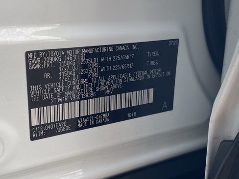Used 2025 Toyota RAV4 XLE FWD image 30