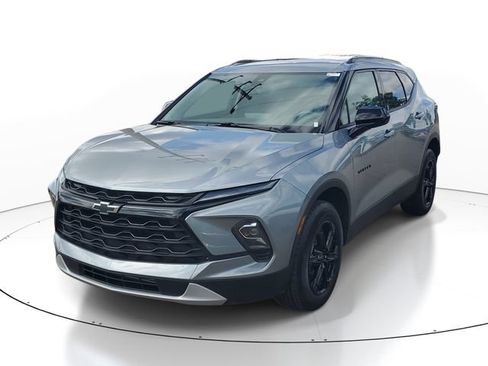 Certified 2025 Chevrolet Blazer LT w/ Midnight/Sport Edition AWD/4WD image 2