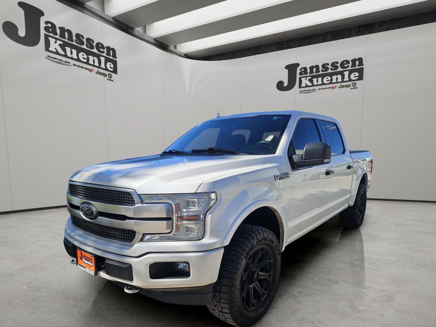 Used 2019 Ford F150 Platinum w/ Equipment Group 701A Luxury AWD/4WD image 5