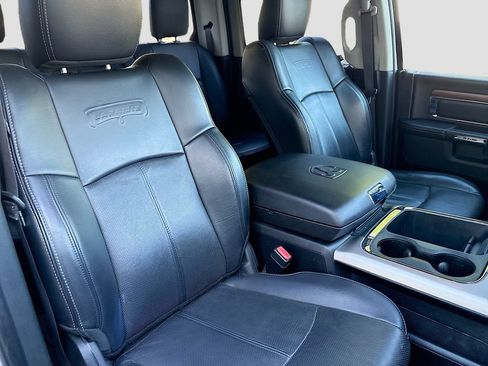 Used 2018 RAM 1500 Laramie w/ Convenience Group AWD/4WD image 29
