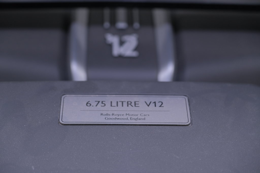 Used 2025 Rolls-Royce Cullinan Black Badge AWD/4WD image 58