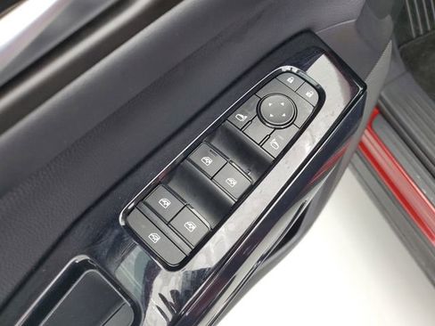Used 2022 Nissan Pathfinder SV FWD image 20