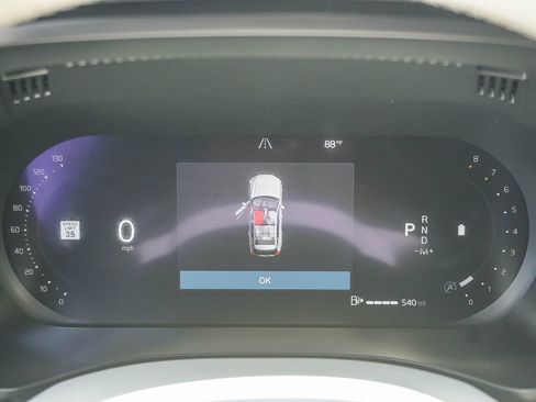 Used 2022 Volvo XC60 B5 Momentum w/ Climate Package FWD image 22