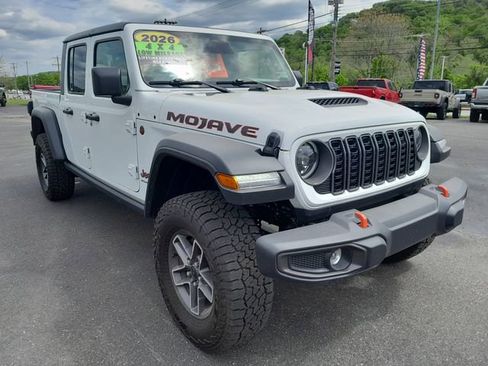 Used 2026 Jeep Gladiator Mojave AWD/4WD image 3