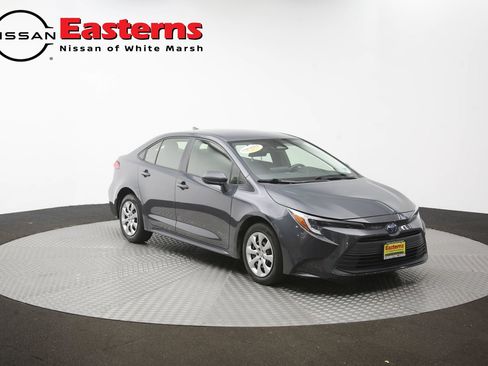 Used 2023 Toyota Corolla LE w/ Carpet Mat Package (TMS) FWD image 44