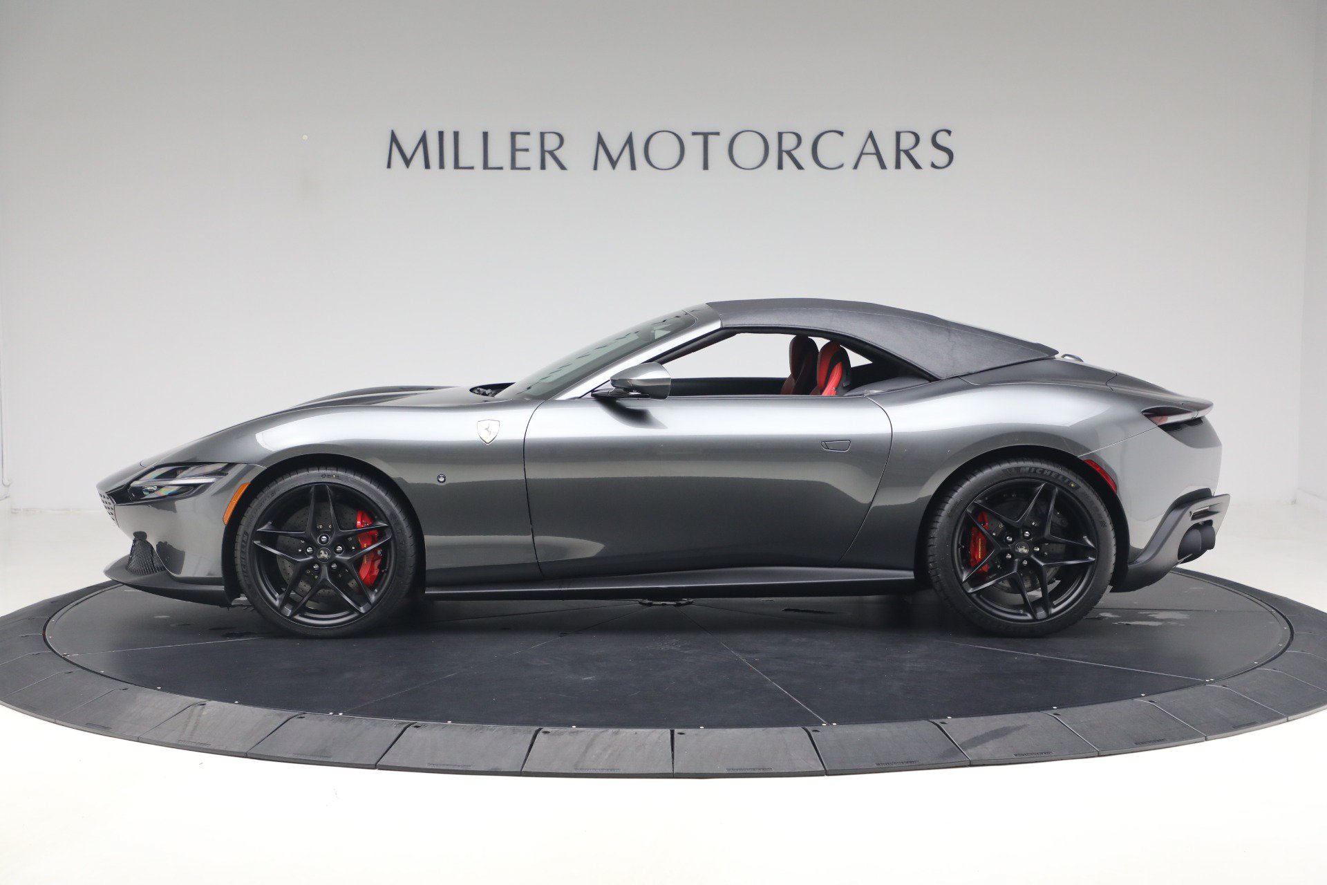 Certified 2026 Ferrari Roma Spider RWD image 30