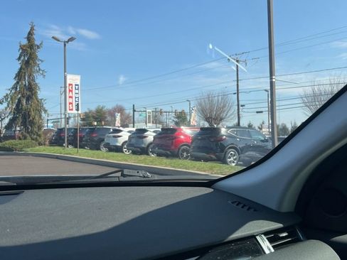 Used 2021 Land Rover Discovery Sport SE image 26