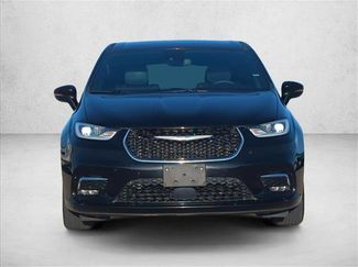 Used 2025 Chrysler Pacifica Select video 2